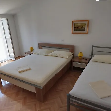 Petros Pag Apartment