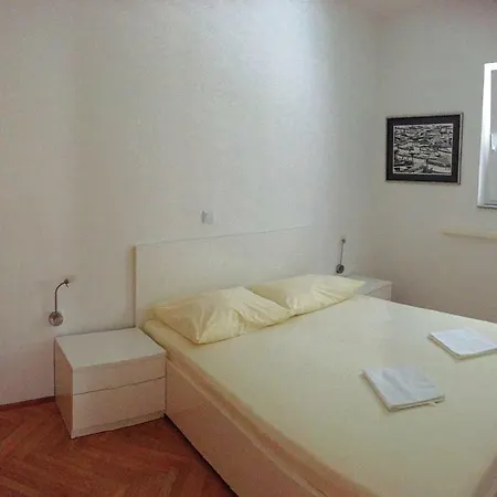 Apartment Petros Pag