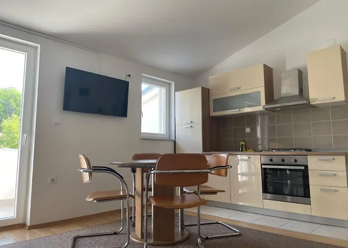 Petros Pag Apartament *